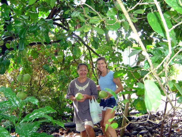 Florida was the first person we met and was happy to give us some of our new favorite fruit -  pamplemousse.